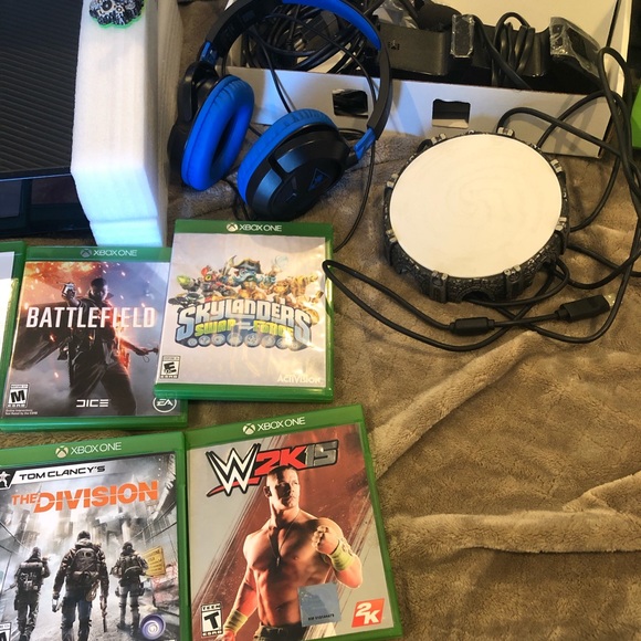 XBOXONE Bundle - Picture 4 of 7